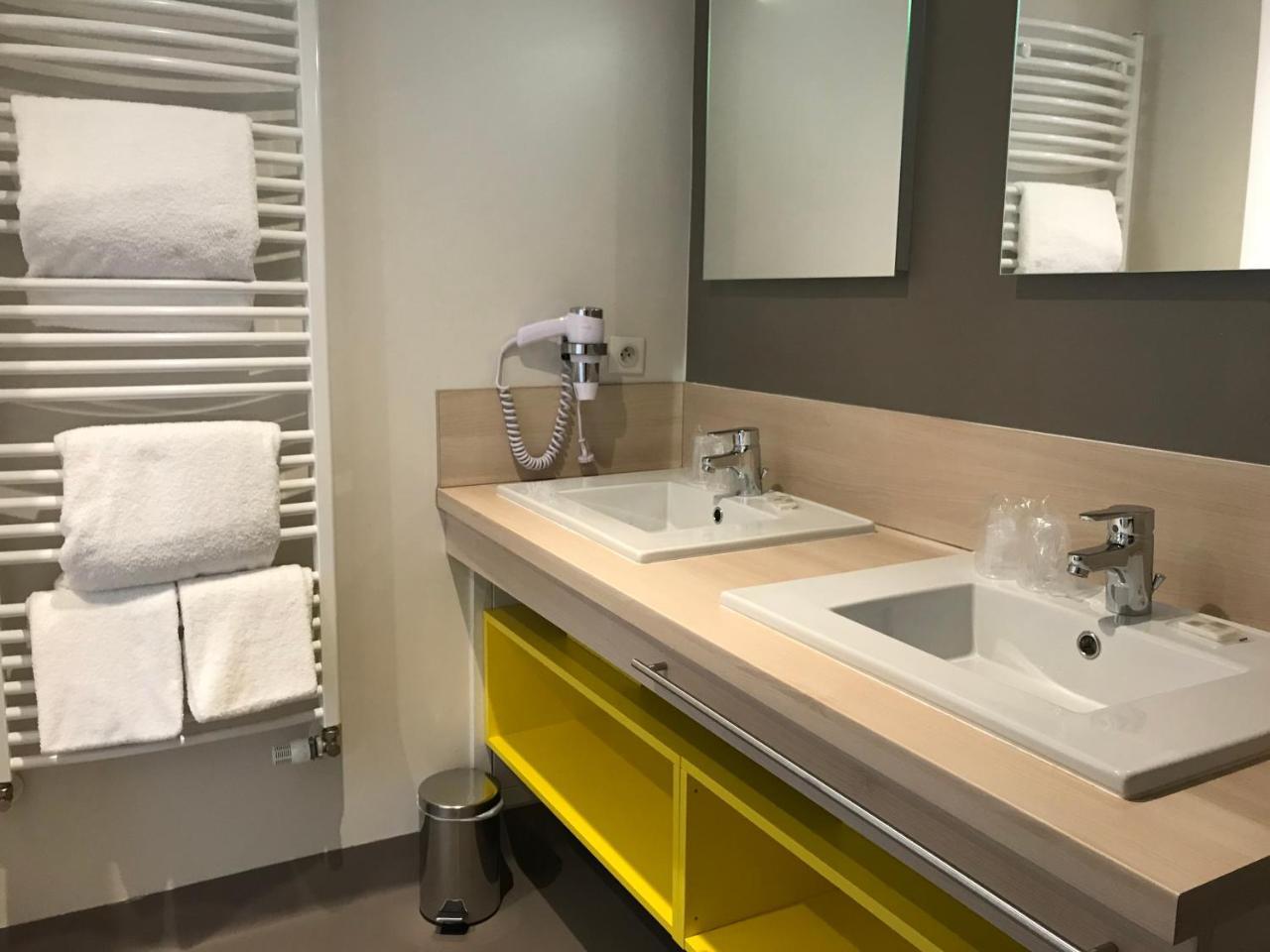 Hotel Westlodge Lyon Nord 3*