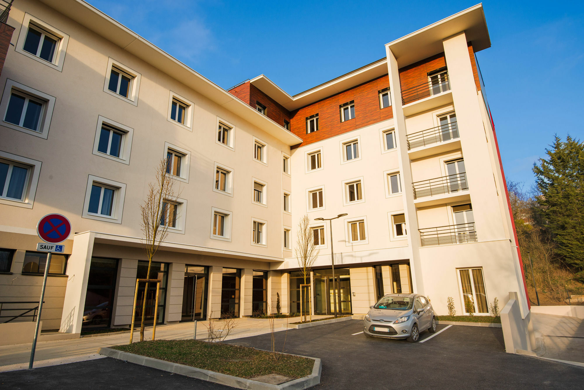 Hotel Westlodge Lyon Nord 3*